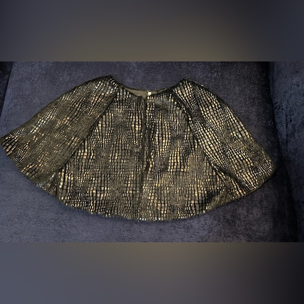 Chic Black Women's Cape - Picture 4 of 10